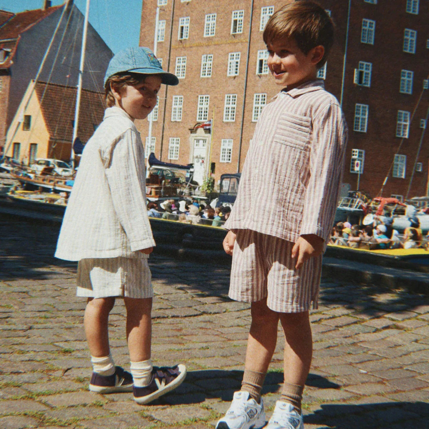 ely short | red stripe