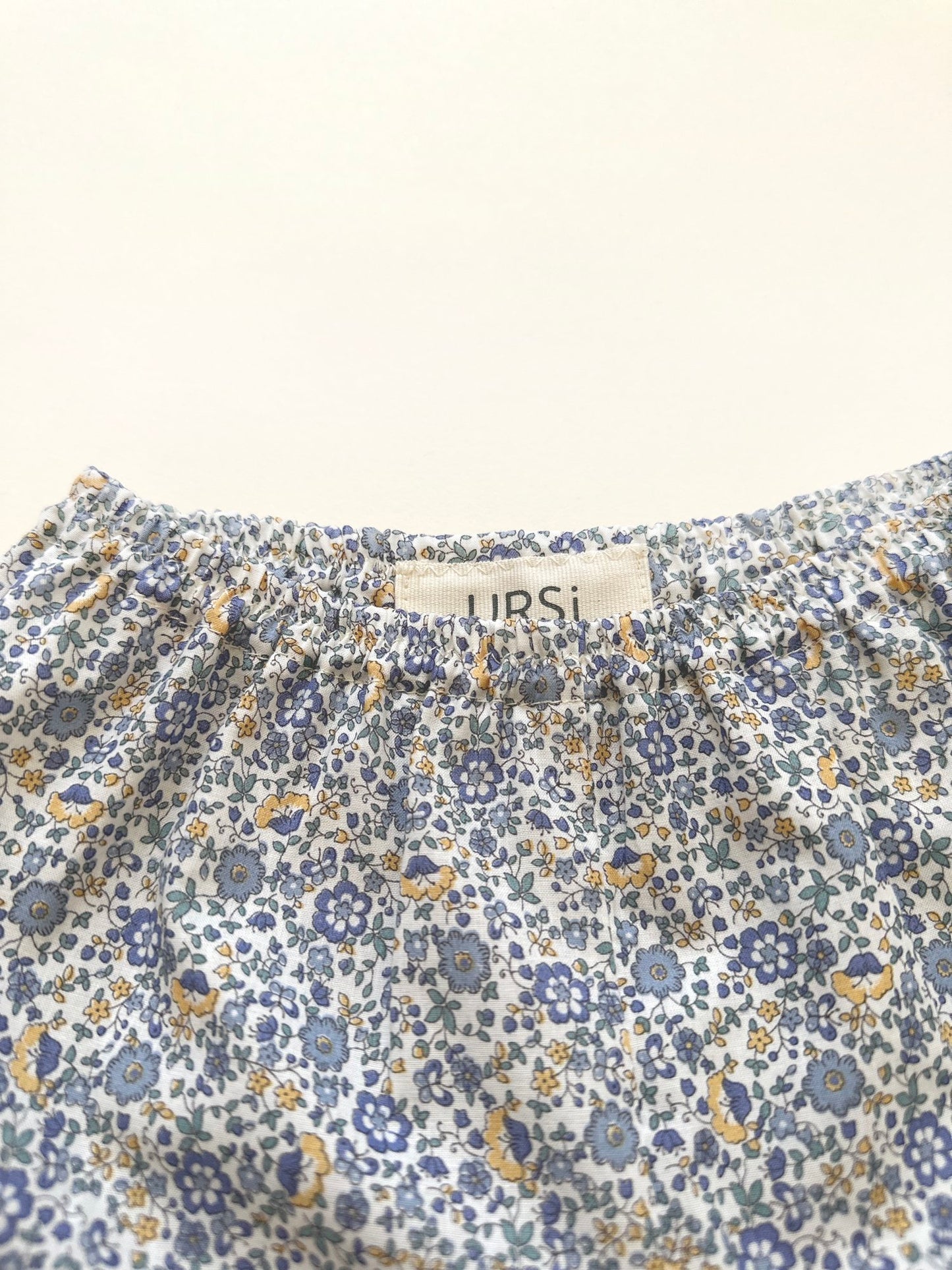 retro shorts | blue tone flowers