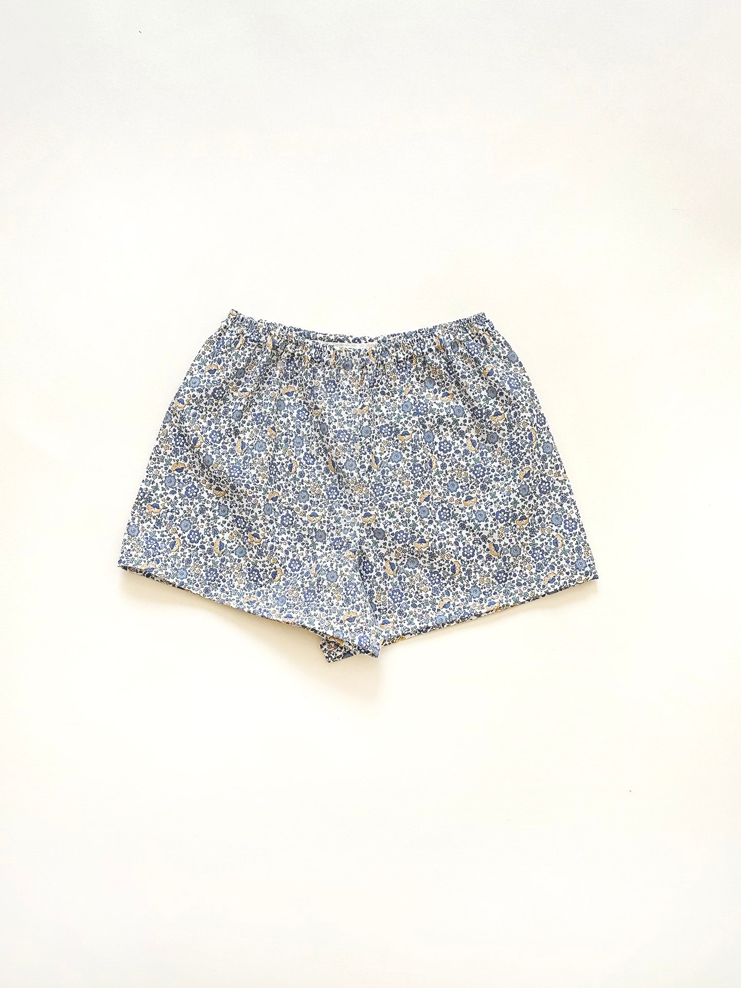 retro shorts | blue tone flowers