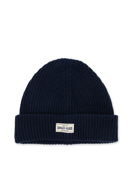 basil beanie | total eclipse